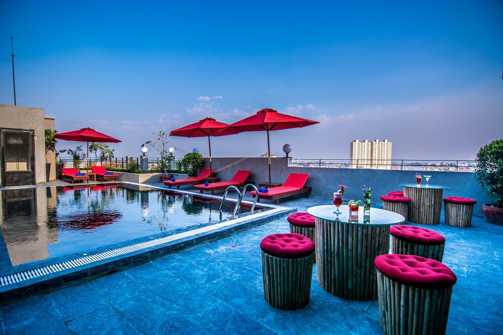 Diamond Palace Resort and Sky Bar