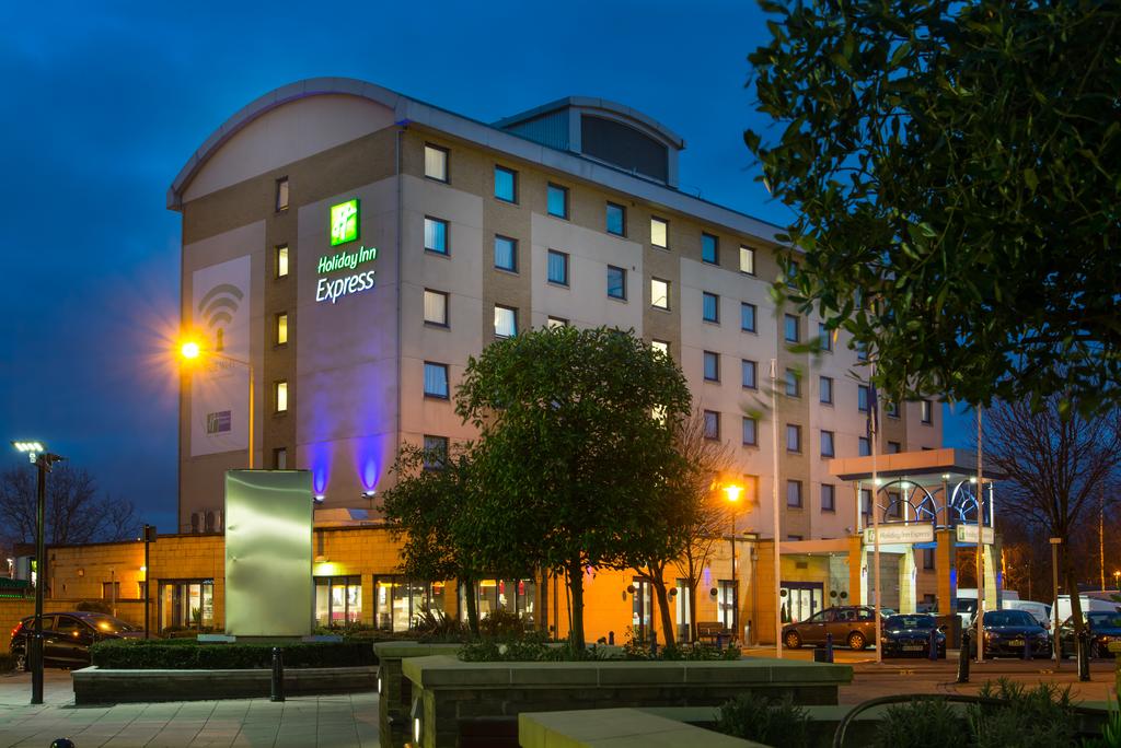 Holiday Inn Express Wandsworth-Battersea