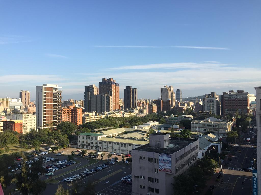 Berkeley Business Hotel Zhongzheng