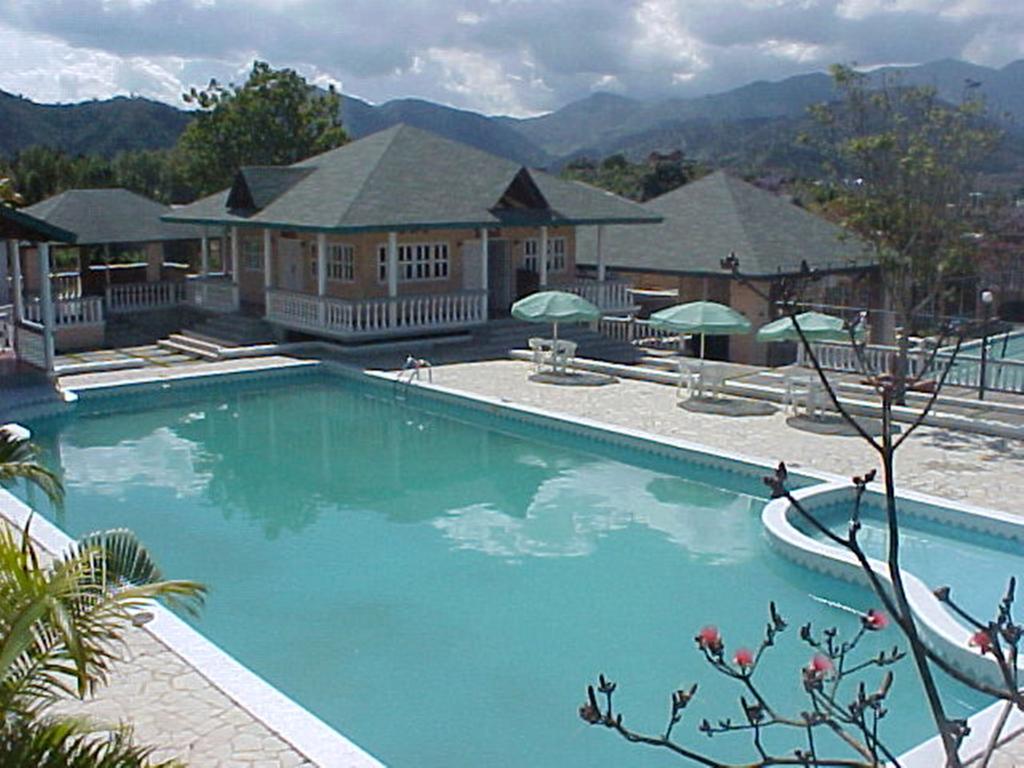 Hotel Constanza Villas and Club