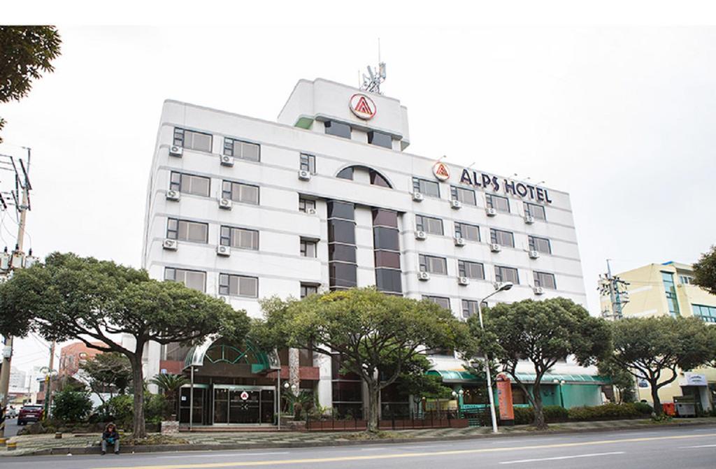 Alps Hotel