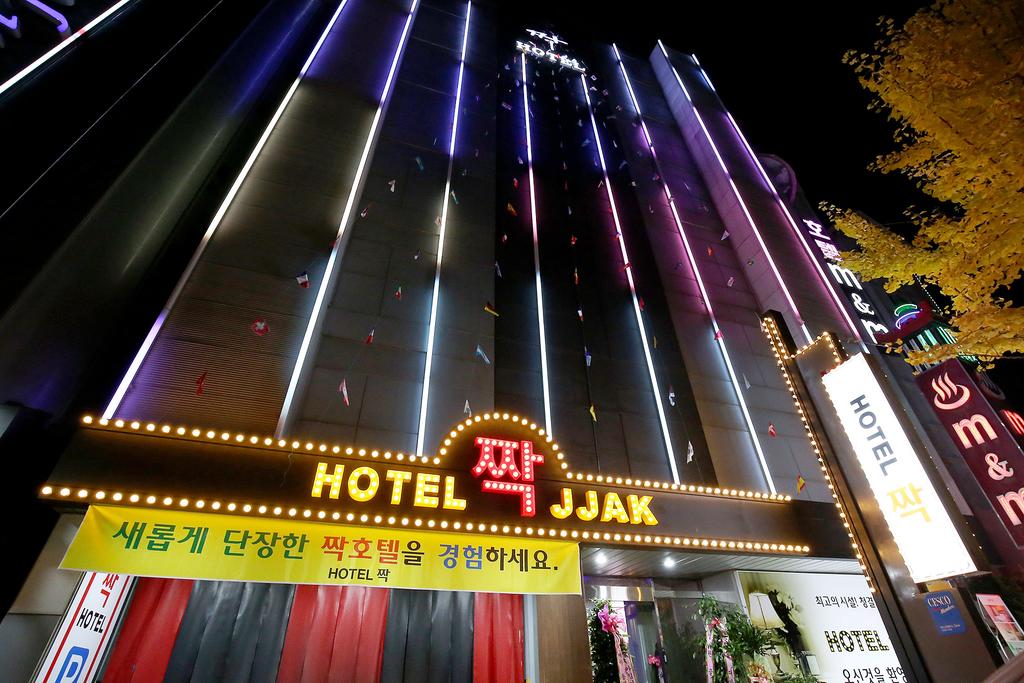 Jjak Hotel