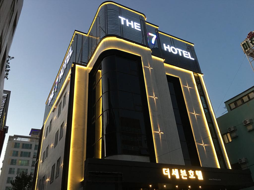 The 7 Hotel