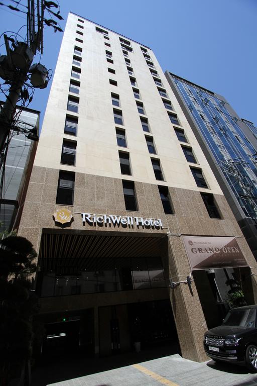 Richwell Hotel