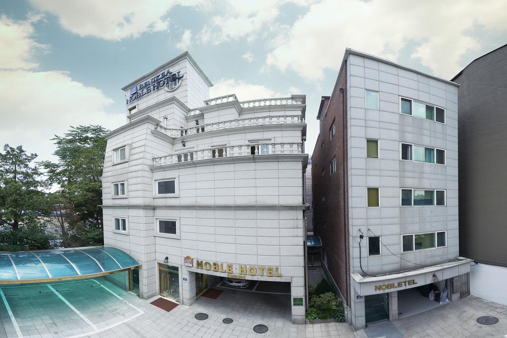 Noble Hotel