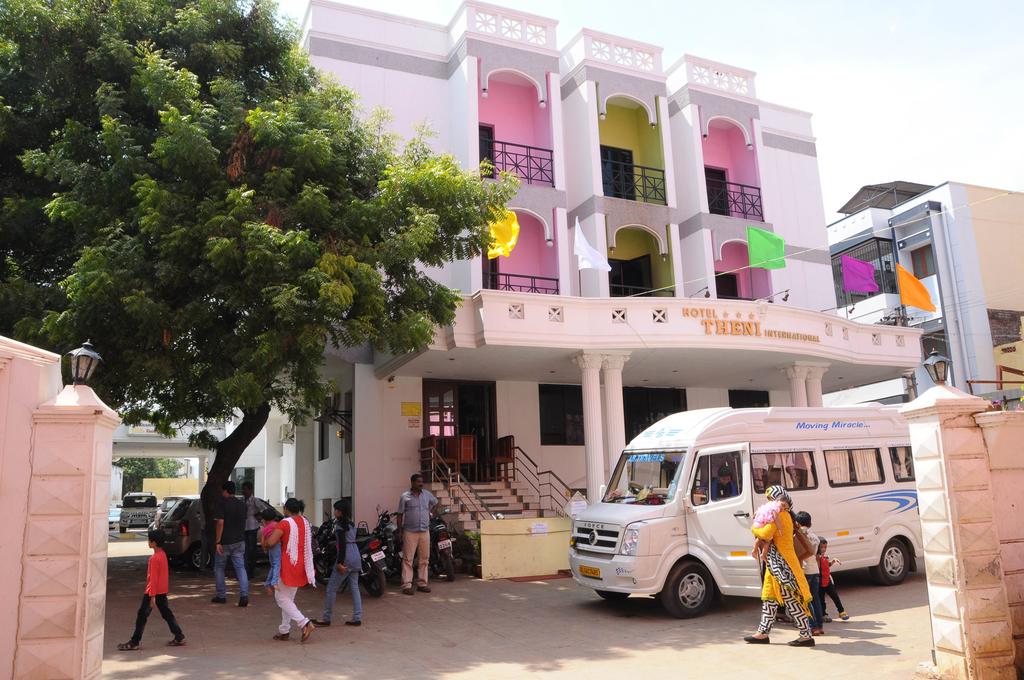 Hotel Theni International