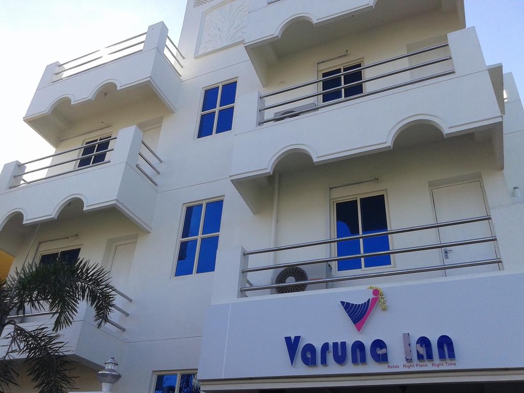 Hotel Varuna Inn