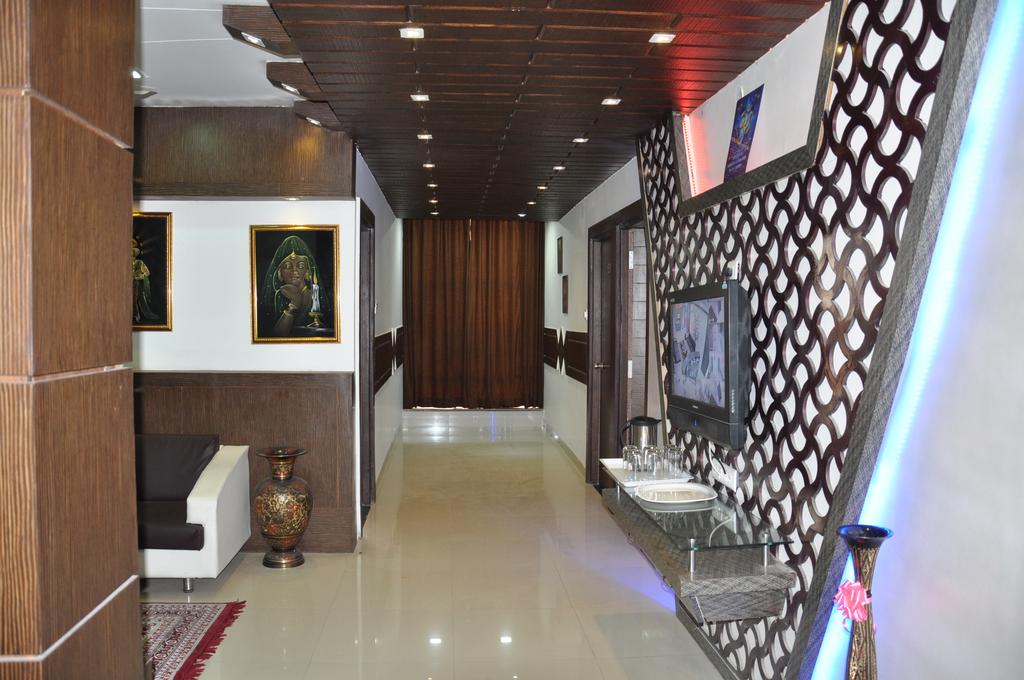 STARiHOTELS Kalani Nagar Indore