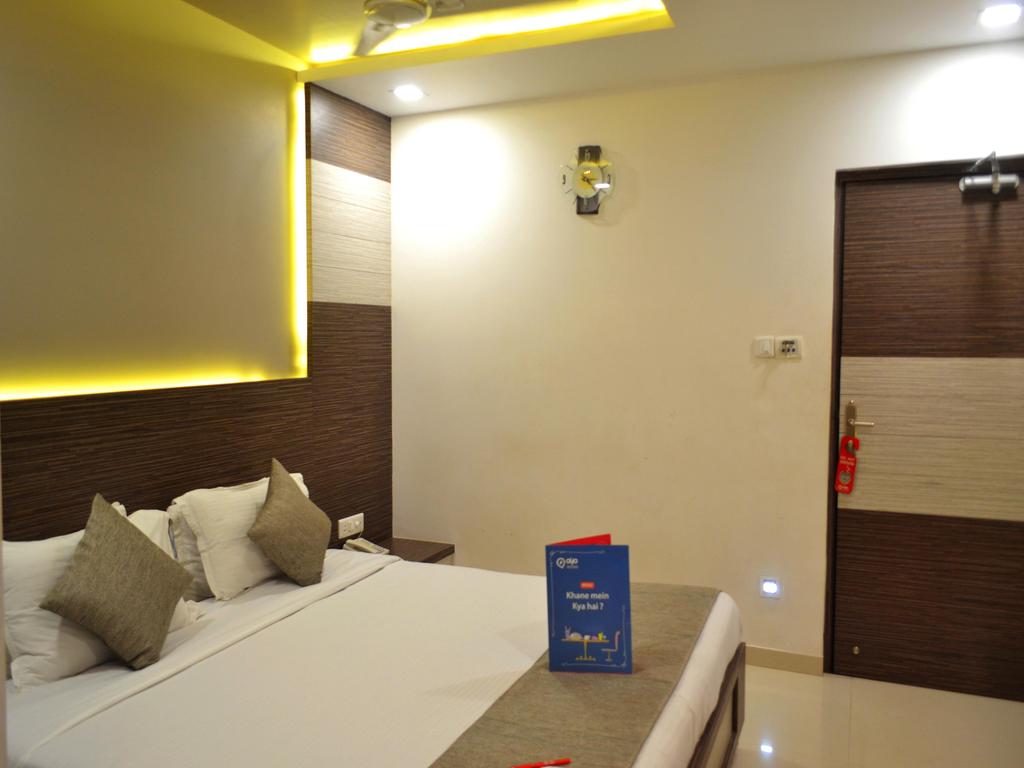 OYO Rooms Sayajigunj 1