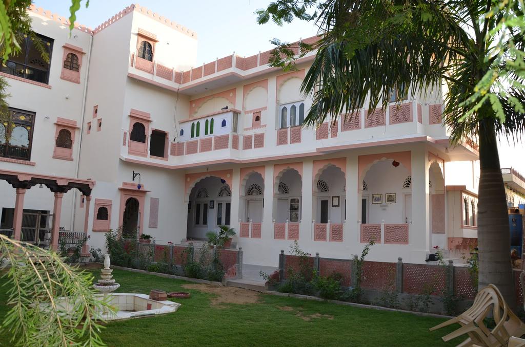 Hotel Kishan Palace