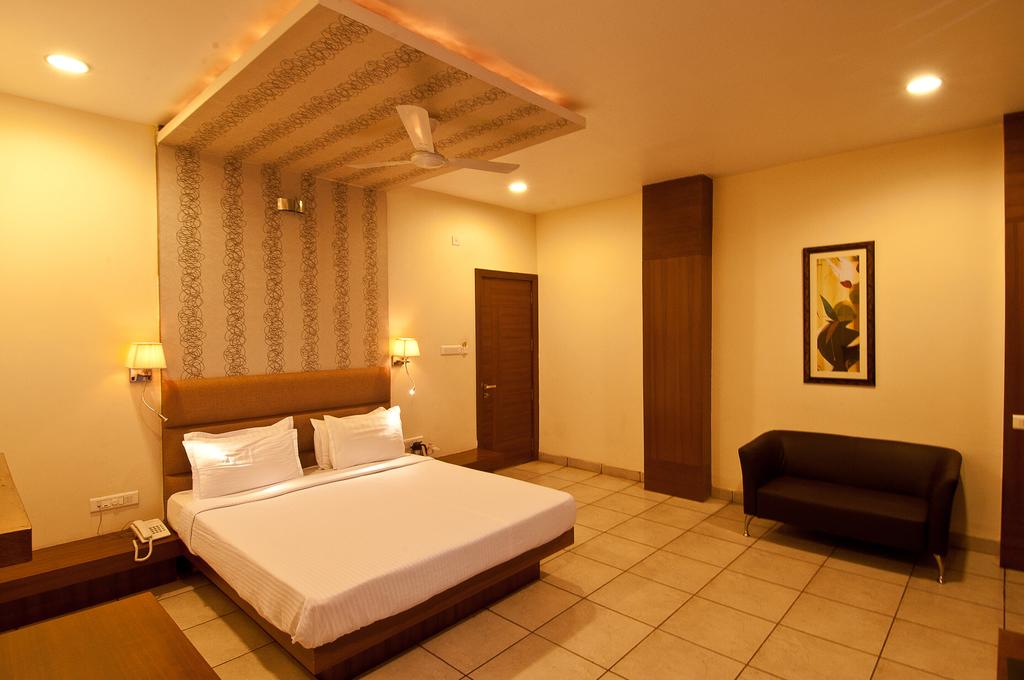 STARiHOTELS Hari Phatak Indore