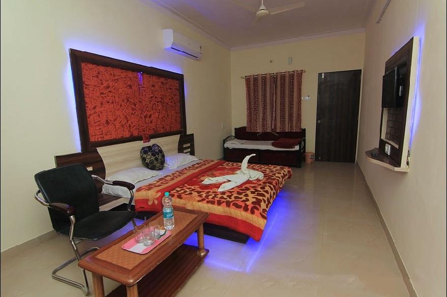 Shivneri Motels