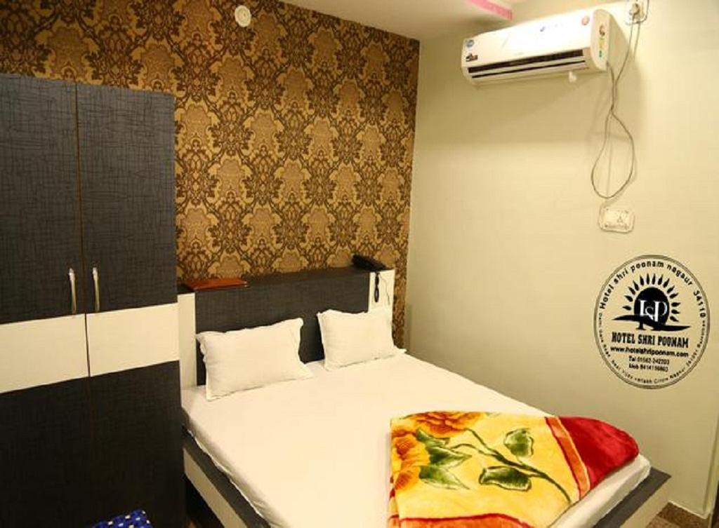 Hotel Shri Poonam