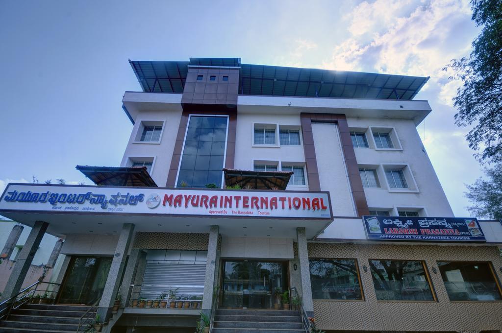 Hotel Mayura International