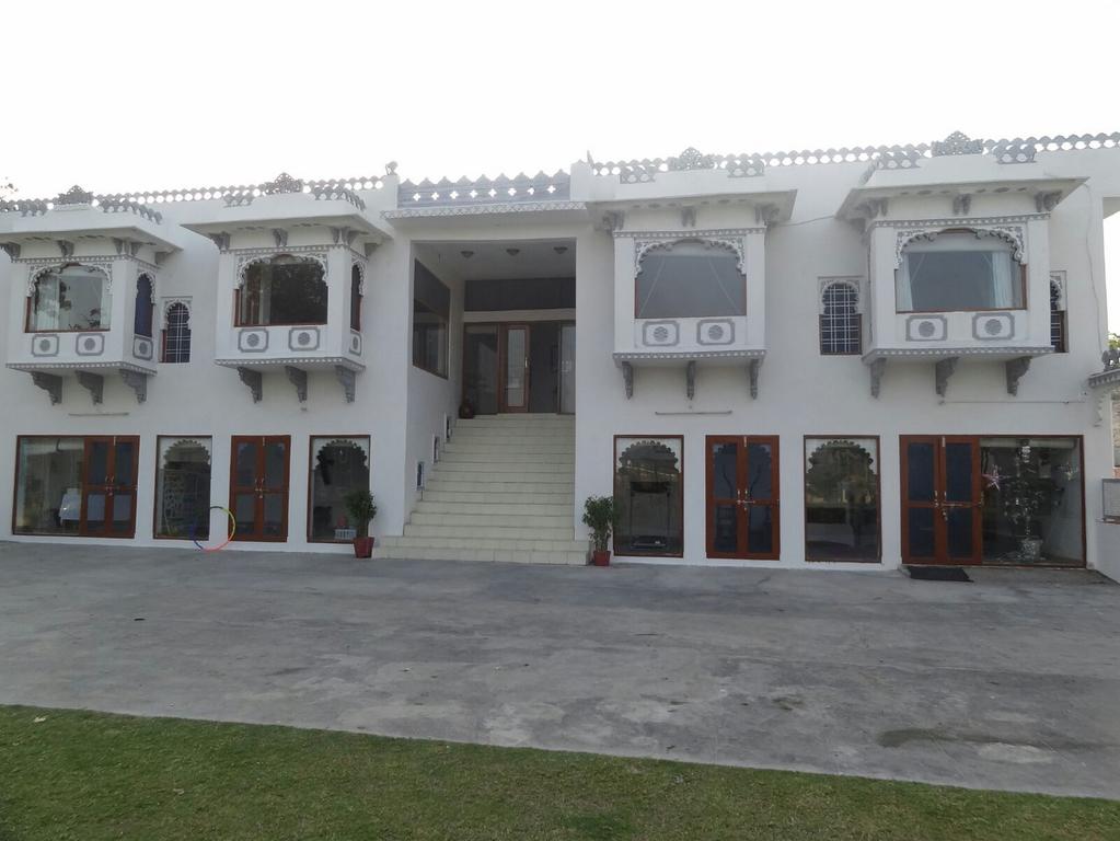 Devendragarh Palace - Luxury Paying Guest House