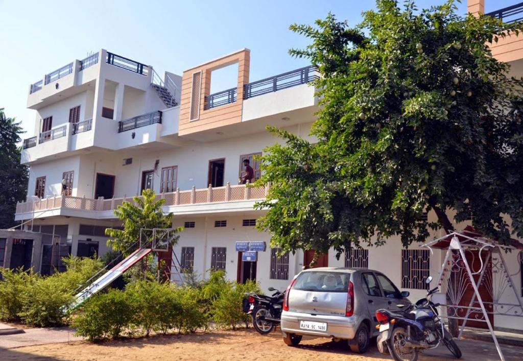 Jhankar Hotel