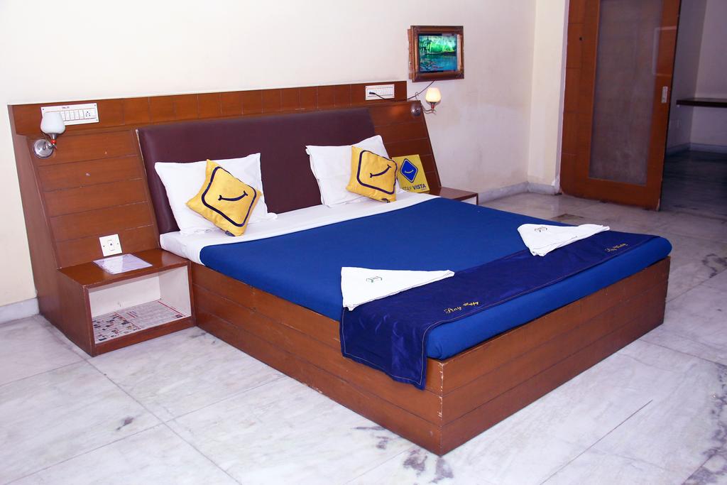 Vista Rooms - Pallavaram