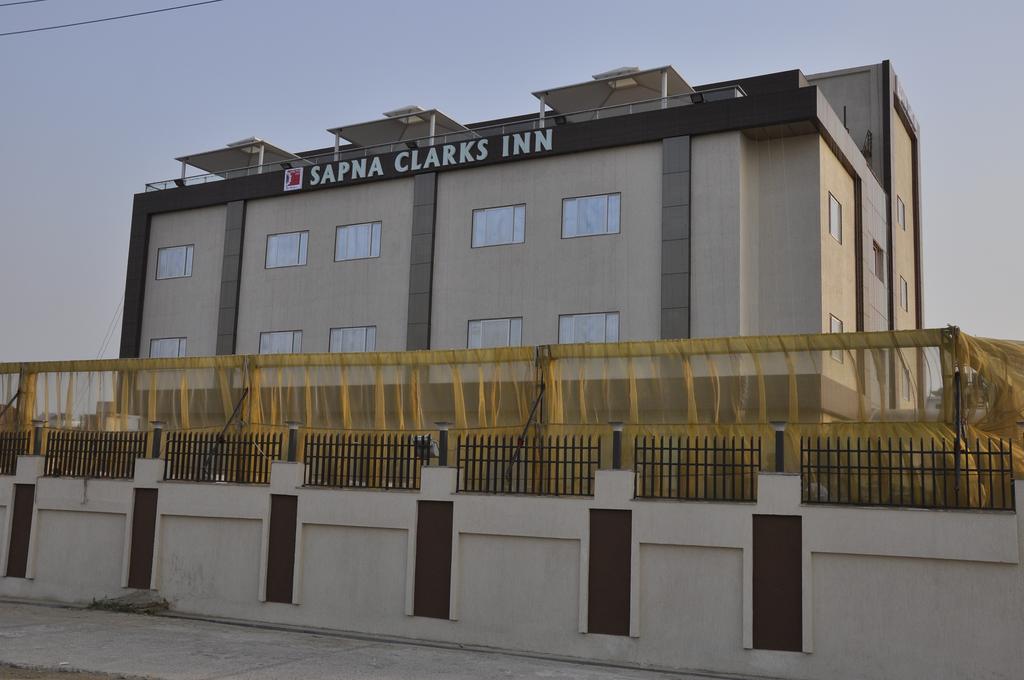 Sapna Clarks Inn Lucknow