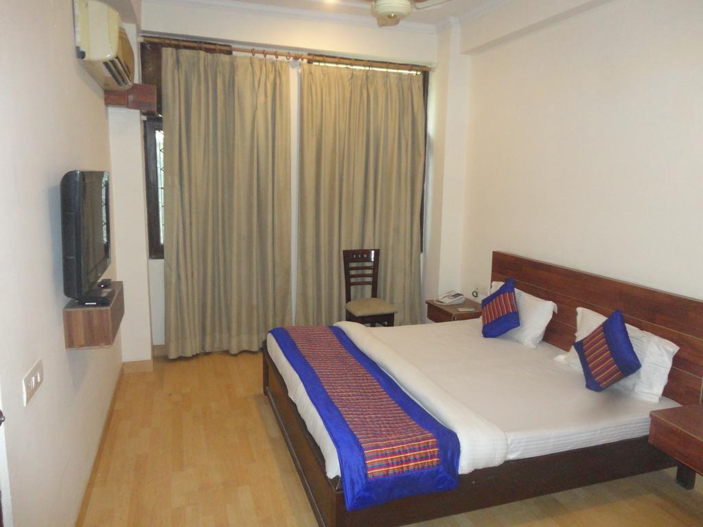 Hotel Sarthi