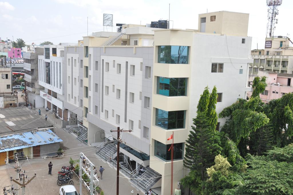 Hotel Sri Vaari Residency