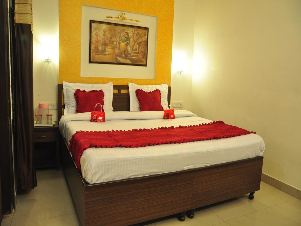 OYO Rooms Regent Cinema Chowk