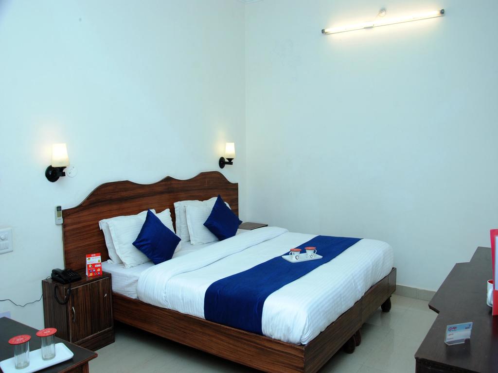 OYO Rooms Main Temple Airport Road