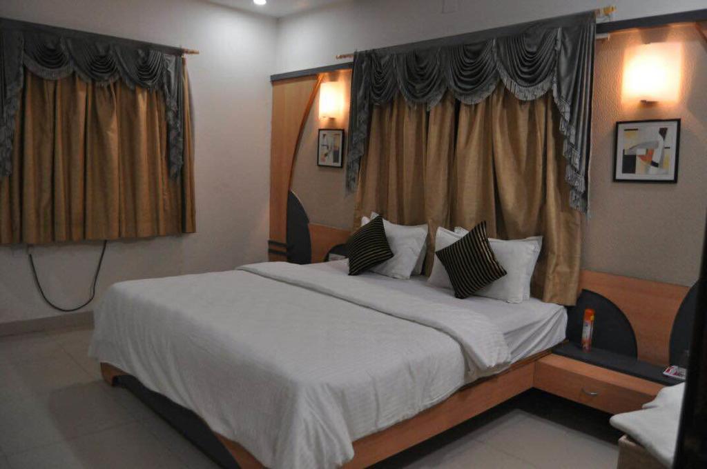 Hotel Dwarka Residency