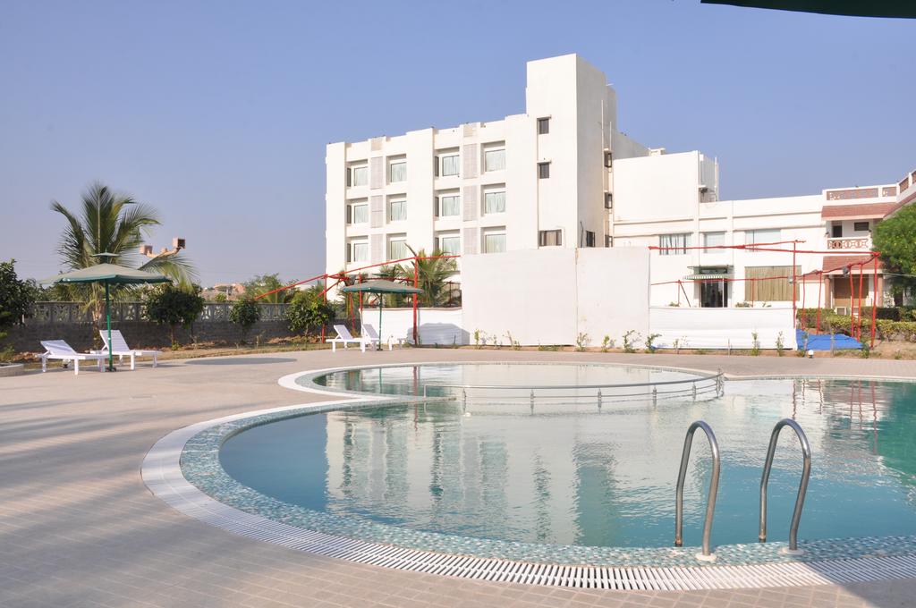 Goverdhan Greens Resort