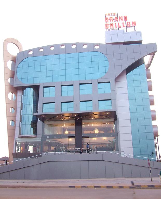 Hotel Grand Dhillon