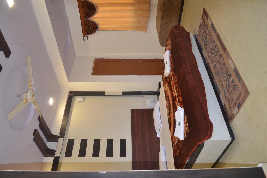 Hotel Satpura Safari