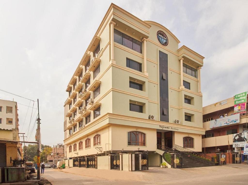 Hotel Vajrams Residency