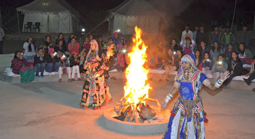 Sheesh Mahal Desert Camp