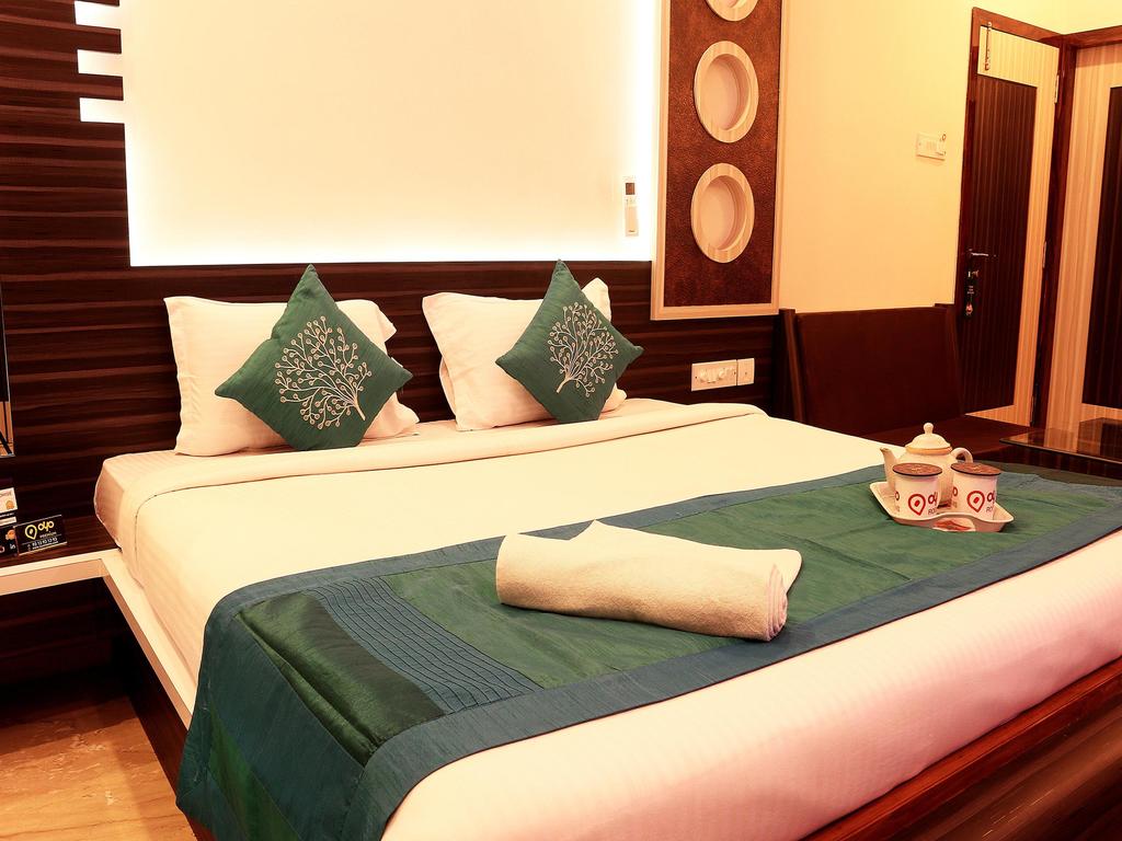 OYO Rooms Behala Parnasree