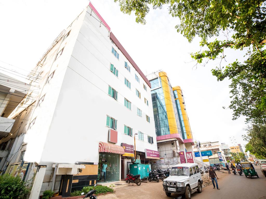 OYO Rooms Mahanadu 3