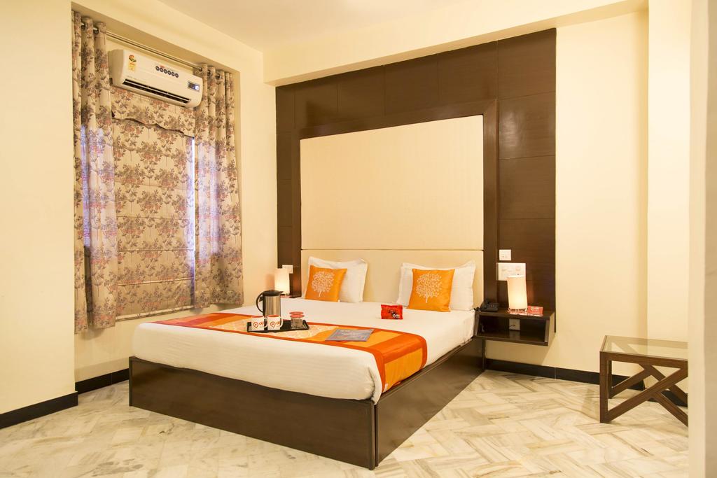 OYO Rooms Bani Park Shri Ram Marg