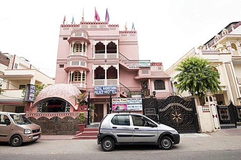 Royal Aashiyana Palace Hotel