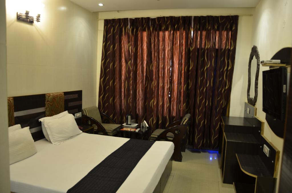 STARiHOTELS Sector 22 Chandigarh