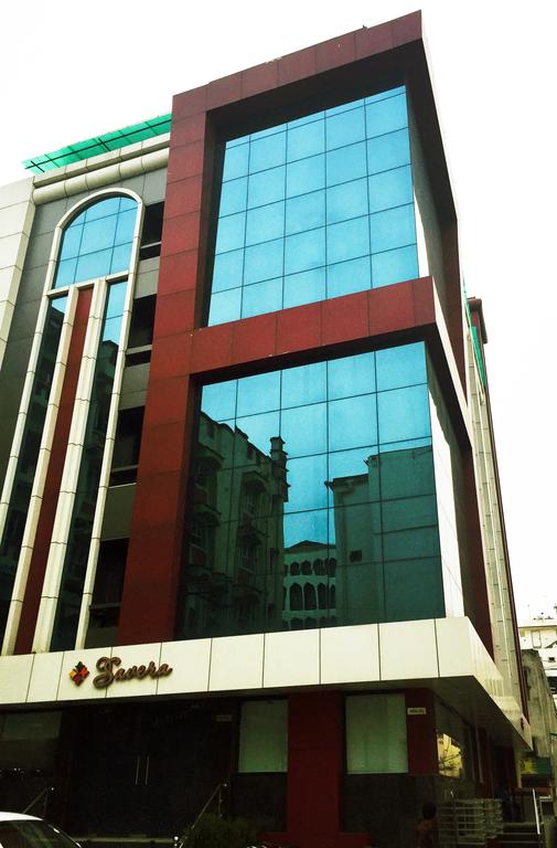 Hotel Savera