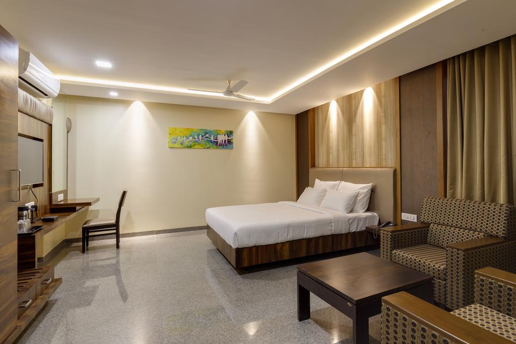 Hotel Silver Oak Kolhapur