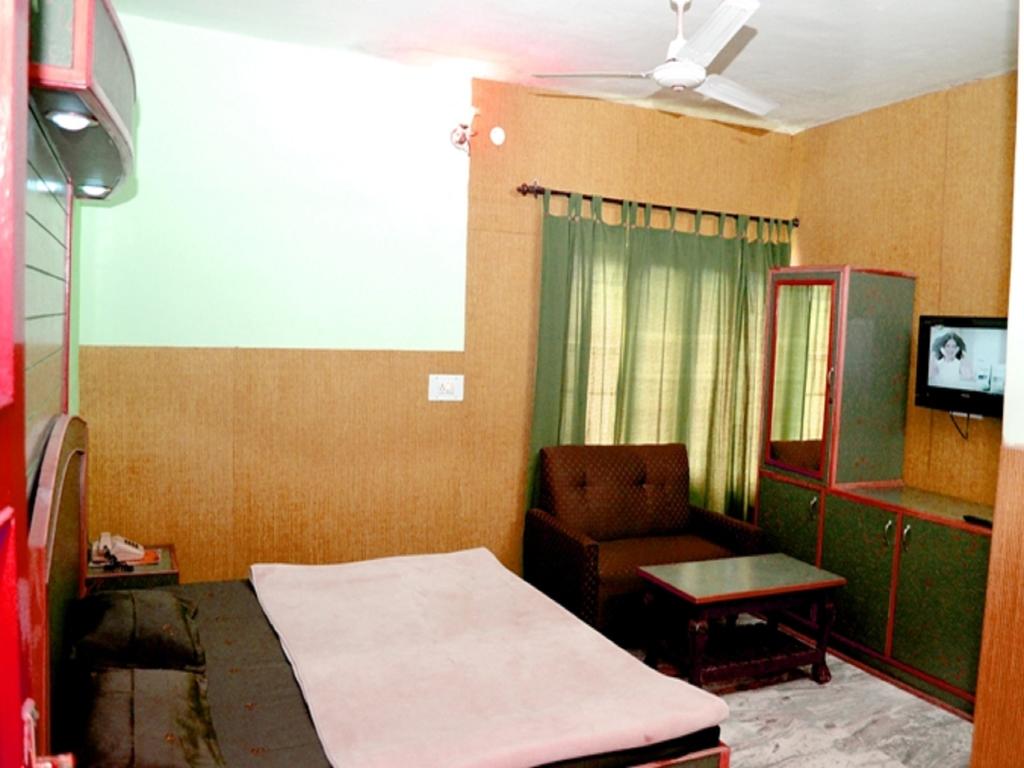 Kasauli Hotel Puri