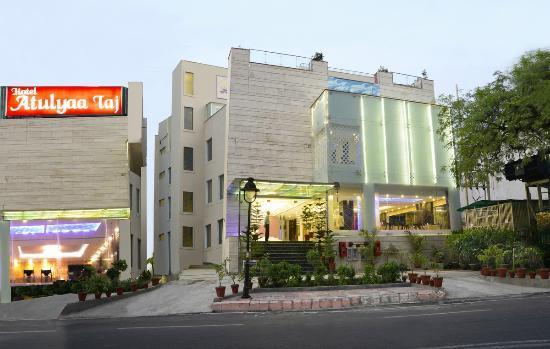 Hotel Atulyaa Taj