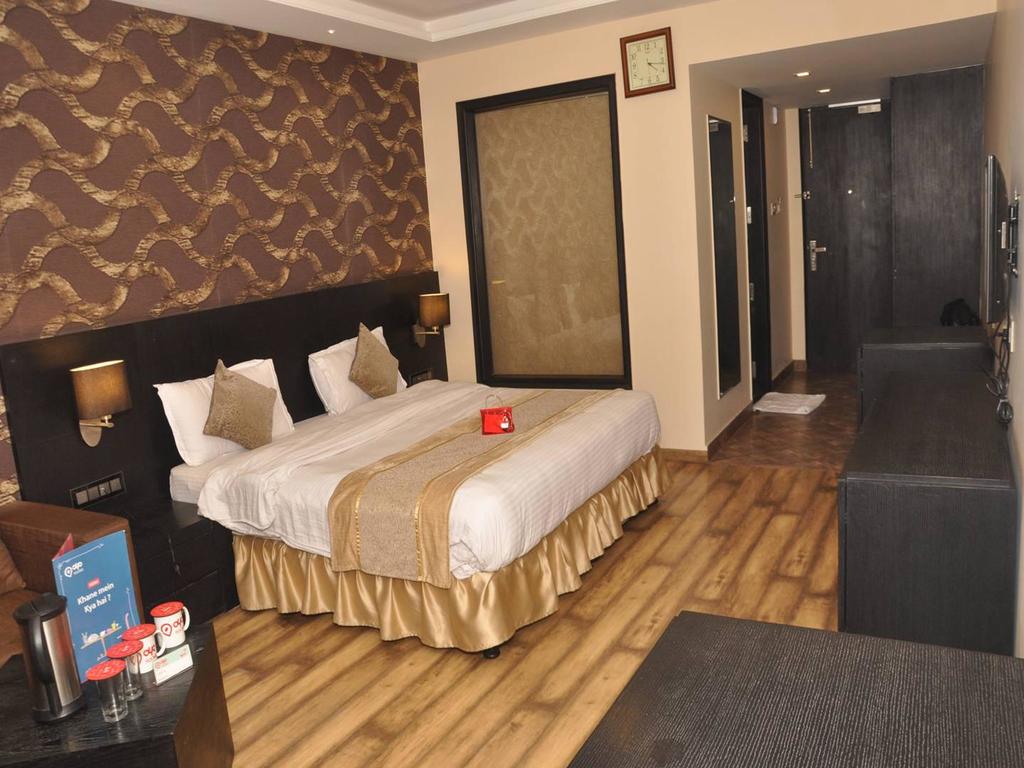 OYO Rooms Command Near Mall Road