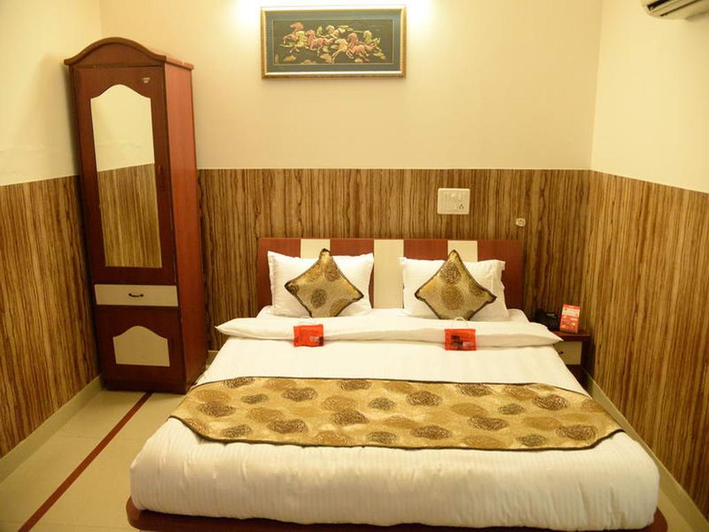 OYO Rooms Amrik Singh Road