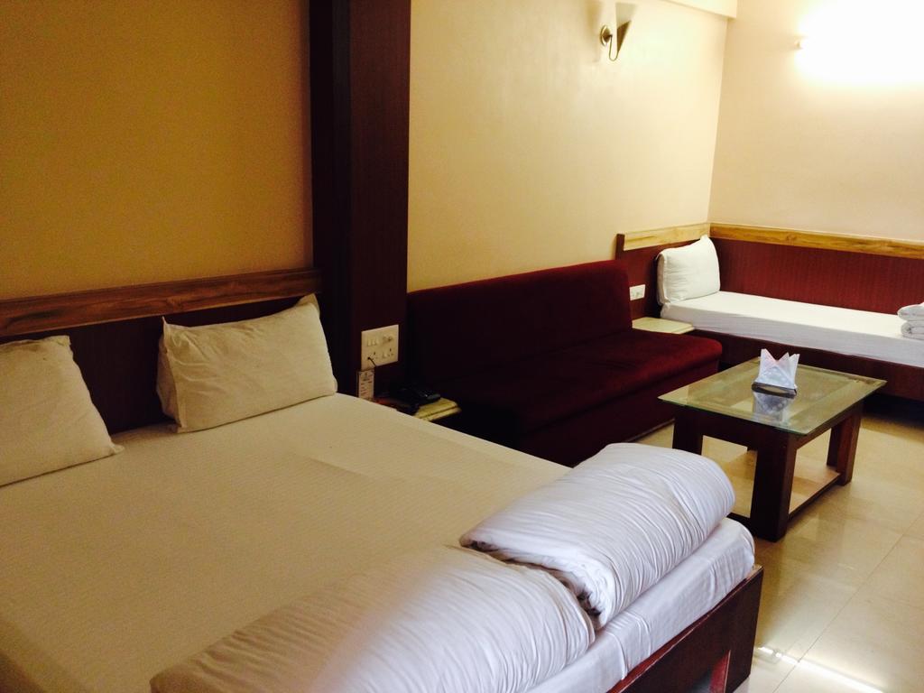 Jains Hotel Rajhans