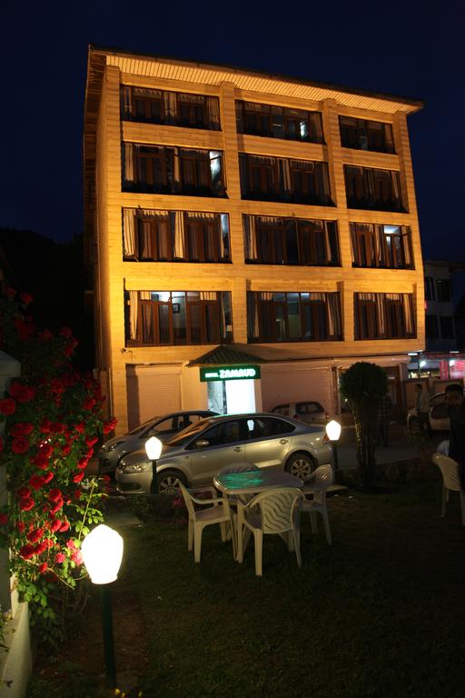 Hotel Zamrud