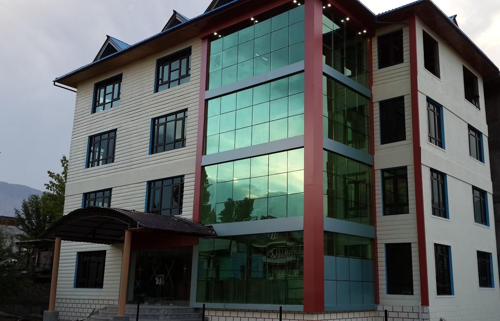 Triden Kashmir Resort