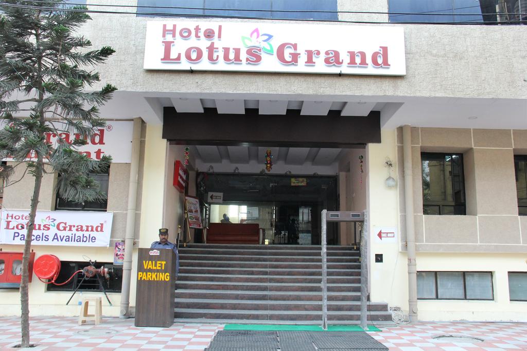 Hotel Lotus Grand