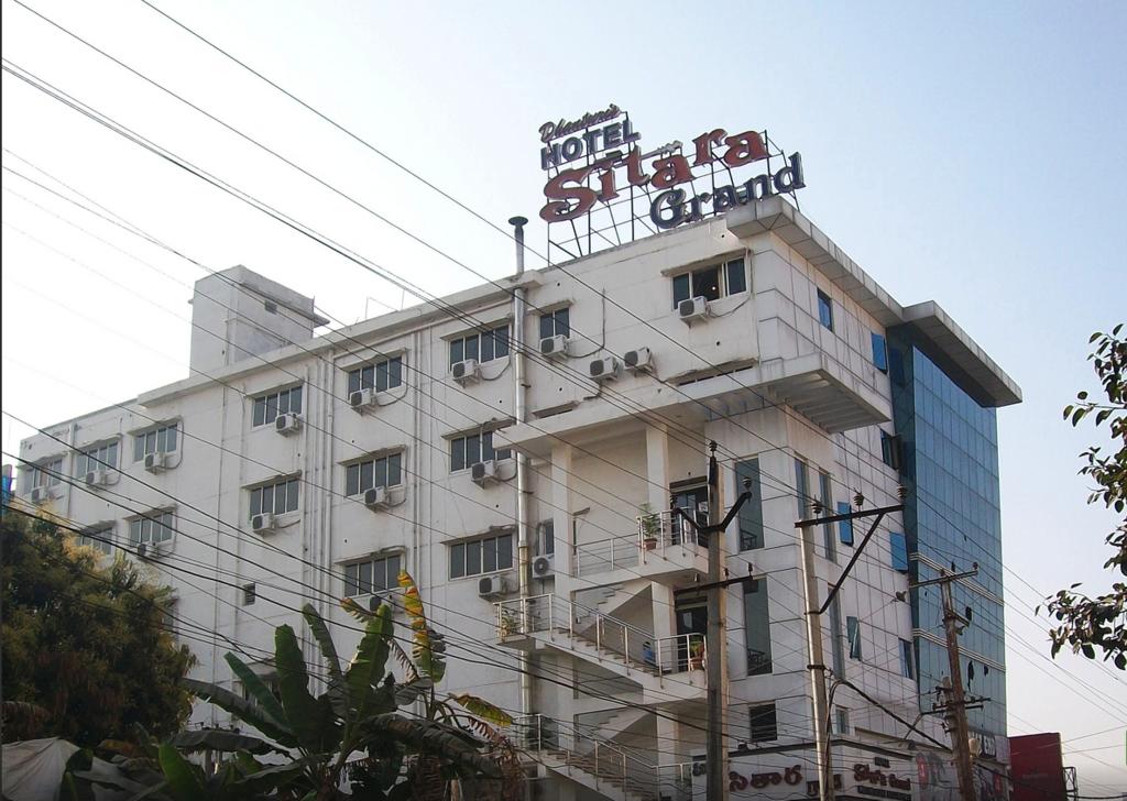 Hotel Sitara Grand