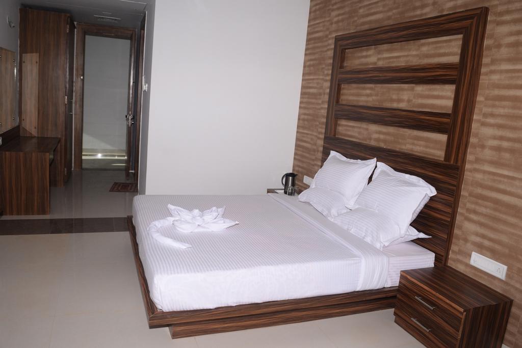 Hotel P S Residency