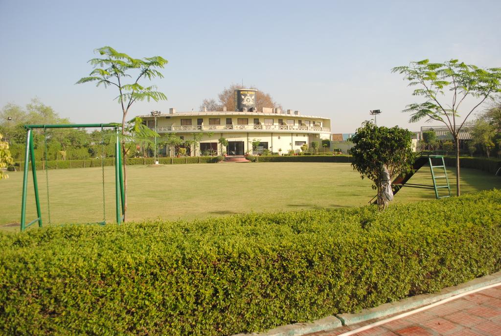 Hotel Haveli and Resort